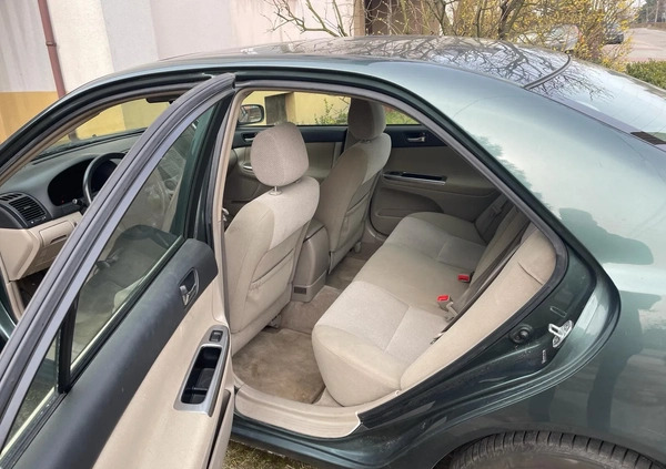 Toyota Camry cena 17500 przebieg: 154500, rok produkcji 2005 z Opole małe 67